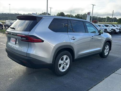 2025 Toyota Highlander LE