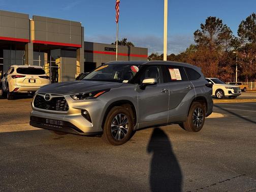 2025 Toyota Highlander XLE