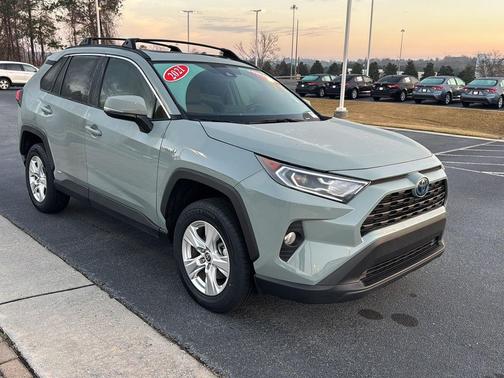2021 Toyota RAV4 Hybrid XLE