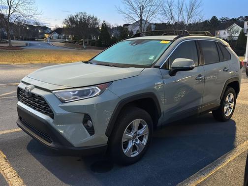 2021 Toyota RAV4 Hybrid XLE