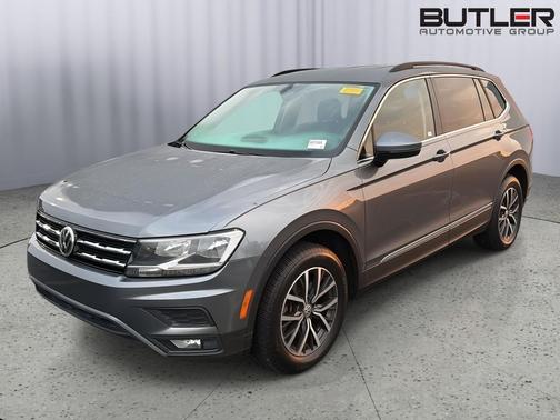 Platinum Gray Metallic 2018 Volkswagen Tiguan 2.0T SEL