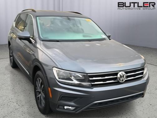Platinum Gray Metallic 2018 Volkswagen Tiguan 2.0T SEL