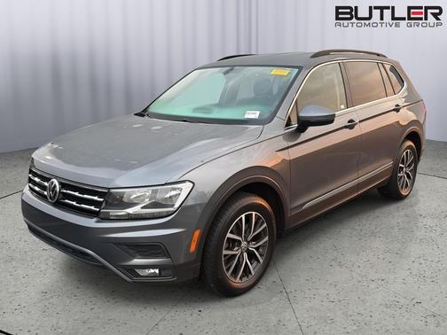 Platinum Gray Metallic 2018 Volkswagen Tiguan 2.0T SEL