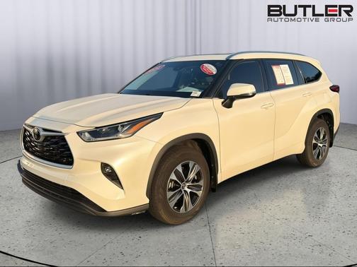 Blizzard Pearl 2021 Toyota Highlander XLE