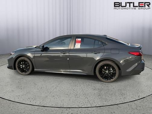 Underground 2026 Toyota Camry SE