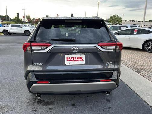 2025 Toyota RAV4 Hybrid SE