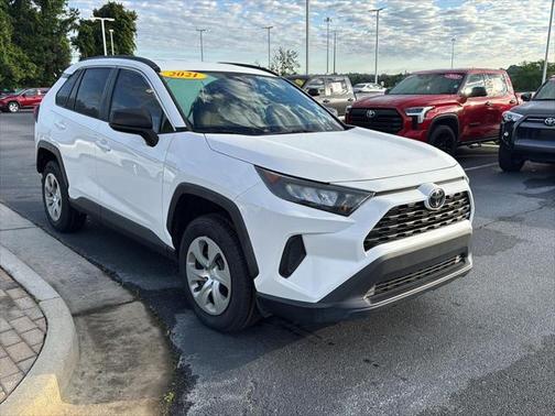 2020 Toyota RAV4 LE