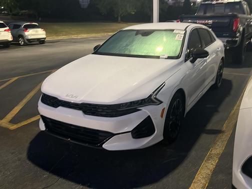 Glacial White Pearl 2024 Kia K5 GT-Line