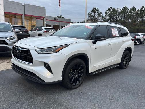 2022 Toyota Highlander Hybrid Limited