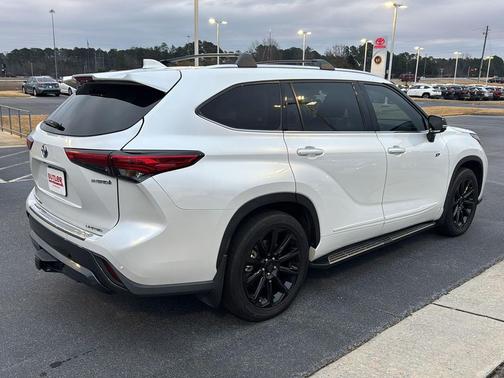2022 Toyota Highlander Hybrid Limited