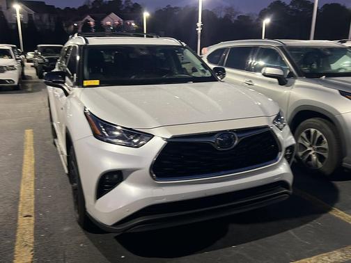 2022 Toyota Highlander Hybrid Limited