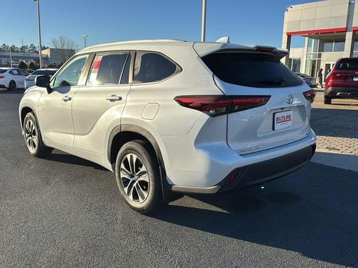 2026 Toyota Highlander Hybrid XLE