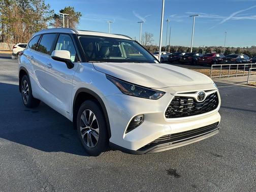 2026 Toyota Highlander Hybrid XLE