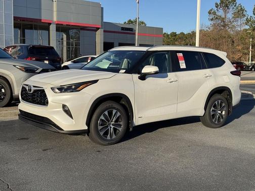 2026 Toyota Highlander Hybrid XLE