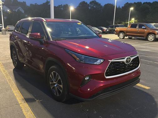 Ruby Flare Pearl 2024 Toyota Highlander XLE