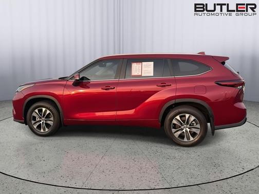 Ruby Flare Pearl 2024 Toyota Highlander XLE