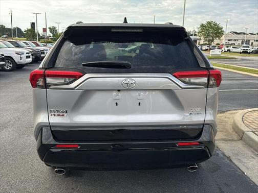 2025 Toyota RAV4 Hybrid SE