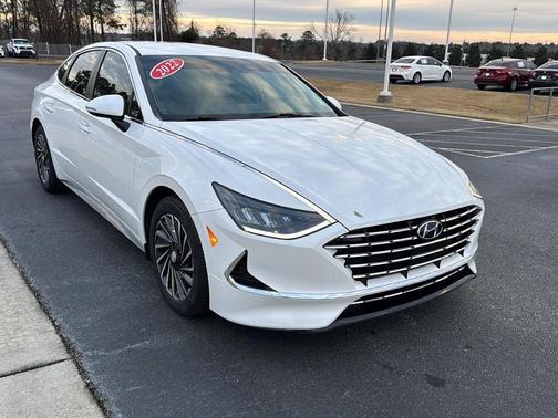 2022 Hyundai SONATA Hybrid SE