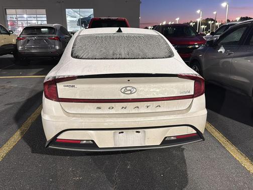 2022 Hyundai SONATA Hybrid SE