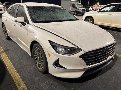 2022 Hyundai SONATA Hybrid SE