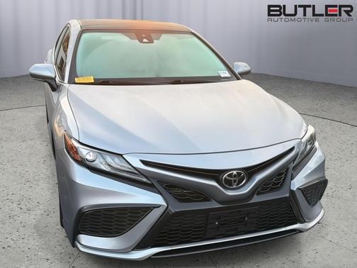 Celestial Silver Metallic 2022 Toyota Camry XSE