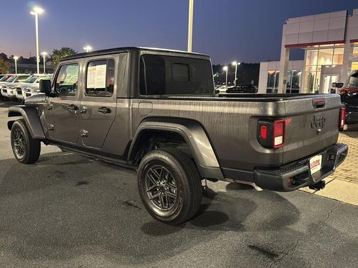 2024 Jeep Gladiator Sport S
