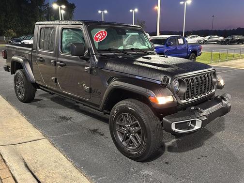 2024 Jeep Gladiator Sport S