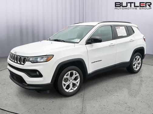Bright White Clearcoat 2024 Jeep Compass Latitude