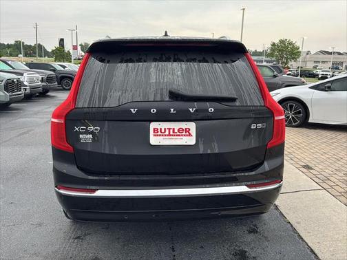 2023 Volvo XC90 B5 Plus