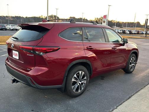 2023 Toyota Highlander Hybrid XLE