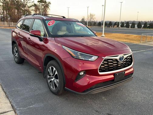 2023 Toyota Highlander Hybrid XLE