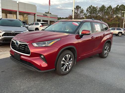 2023 Toyota Highlander Hybrid XLE