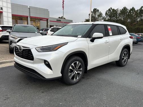 2026 Toyota Highlander XLE