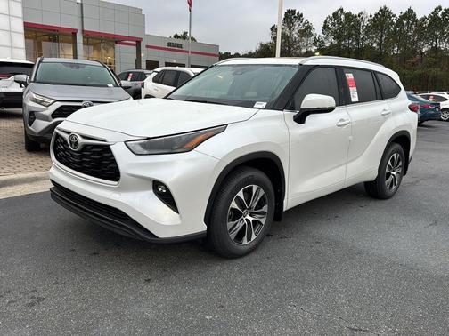 2026 Toyota Highlander XLE