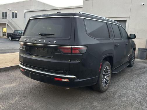 2023 Jeep Wagoneer L Series I 4x2