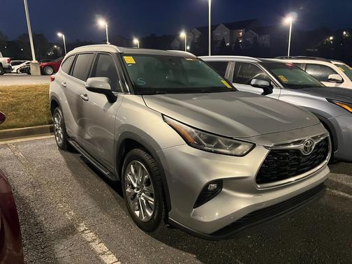 Celestial Silver Metallic 2023 Toyota Highlander Limited