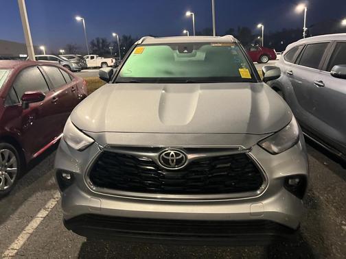 Celestial Silver Metallic 2023 Toyota Highlander Limited