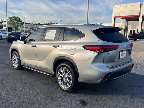 Celestial Silver Metallic 2023 Toyota Highlander Limited