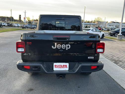 2022 Jeep Gladiator Overland
