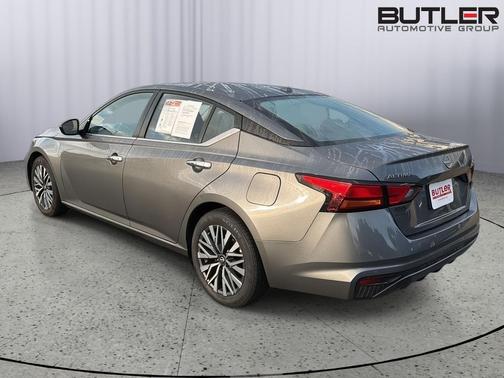 Gun Metallic 2025 Nissan Altima SV FWD