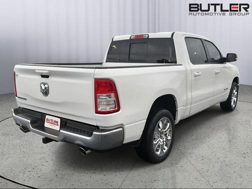 Bright White Clearcoat 2022 RAM 1500 Big Horn/Lone Star