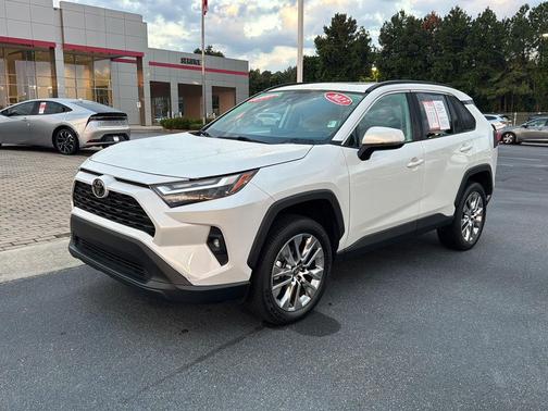 2023 Toyota RAV4 XLE Premium