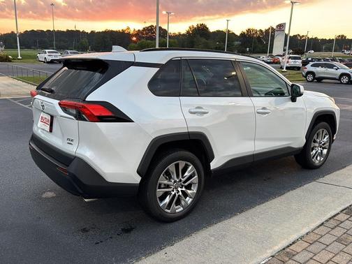 2023 Toyota RAV4 XLE Premium