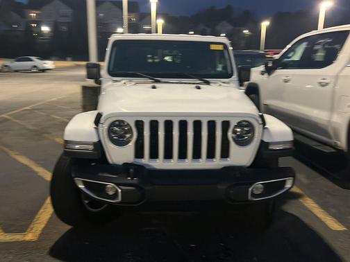 2022 Jeep Gladiator Overland