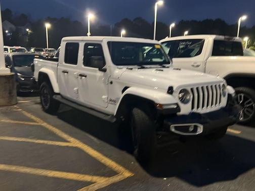 2022 Jeep Gladiator Overland
