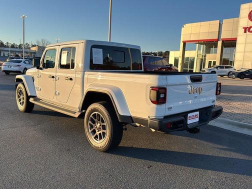 2022 Jeep Gladiator Overland
