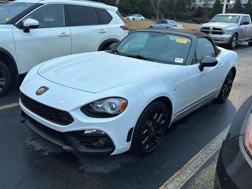 2018 FIAT 124 Spider Base