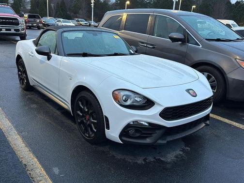 2018 FIAT 124 Spider Base