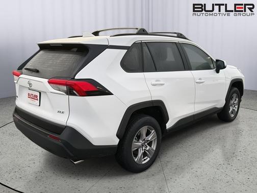 Ice Cap 2025 Toyota RAV4 XLE