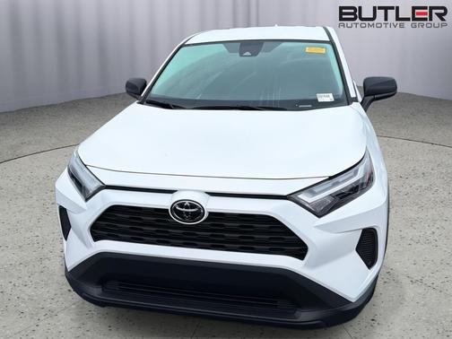 Ice Cap 2024 Toyota RAV4 LE